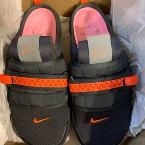 2020 Nike off-line slip on anthracite (worn once)